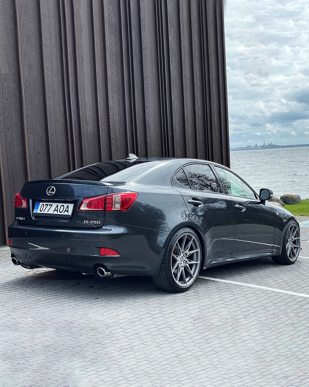 7.5*17-5*100 ET35 67.1 Titan Grau DiamondMARSEILLE